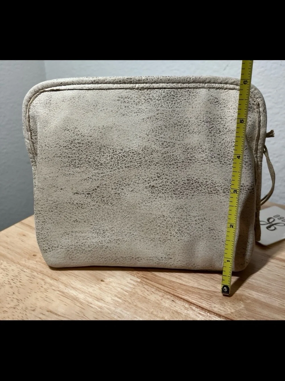 HOBO Beauty Cosmetic Travel Pouch Magnetic Closure Buffed Gold Leather NWT